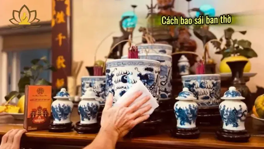 Cách rút tỉa chân nhang, văn khấn lau dọn ban thờ