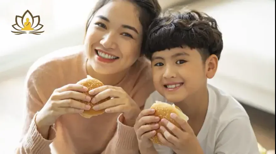 8 Điều người mẹ Phật tử dặn dò con trai