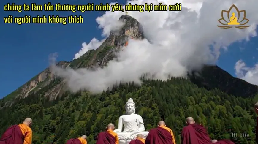 Vì sao chúng ta làm tổn thương người mình yêu, nhưng lại mỉm cười với người mình không thích?