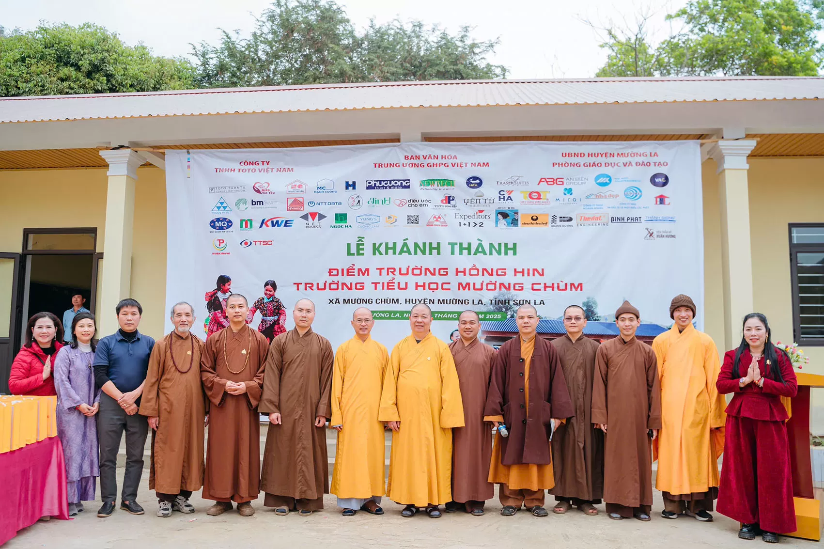Chư Tôn đức lãnh đạo Ban Văn hoá Trung ương và các thành viên tham dự lễ khánh thành