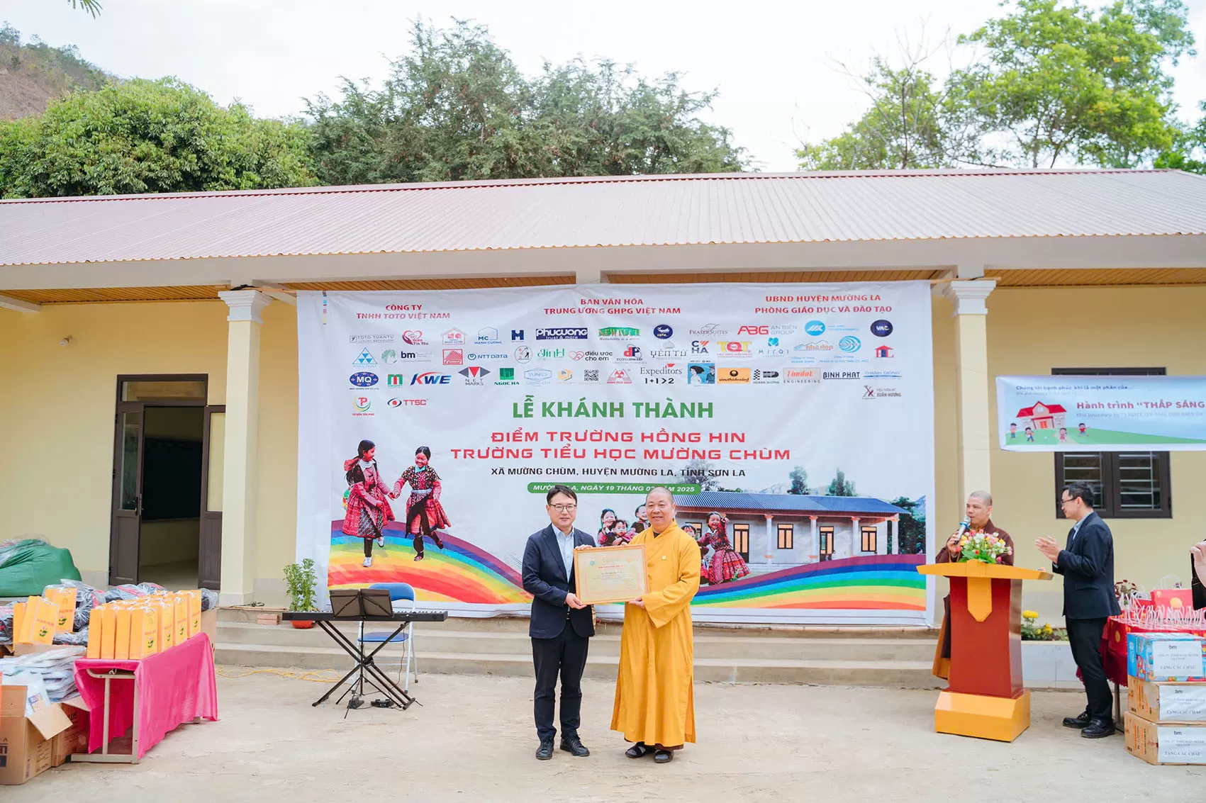 Từ ngày 18 - 20/02/2025, Ban Văn hoá Trung ương GHPGVN tổ chức chương trình "Du xuân chúc tết đồng bào vùng cao tại Sơn La và Lào Cai 2025 và tổ chức lễ Khánh thành điểm trường mầm non Hồng Hin và Mèng Đeng".