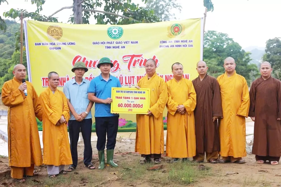 Ban Văn hóa Trung ương hỗ trợ xây dựng 15 căn nhà cho đồng bào vùng lũ miền Tây Nghệ An