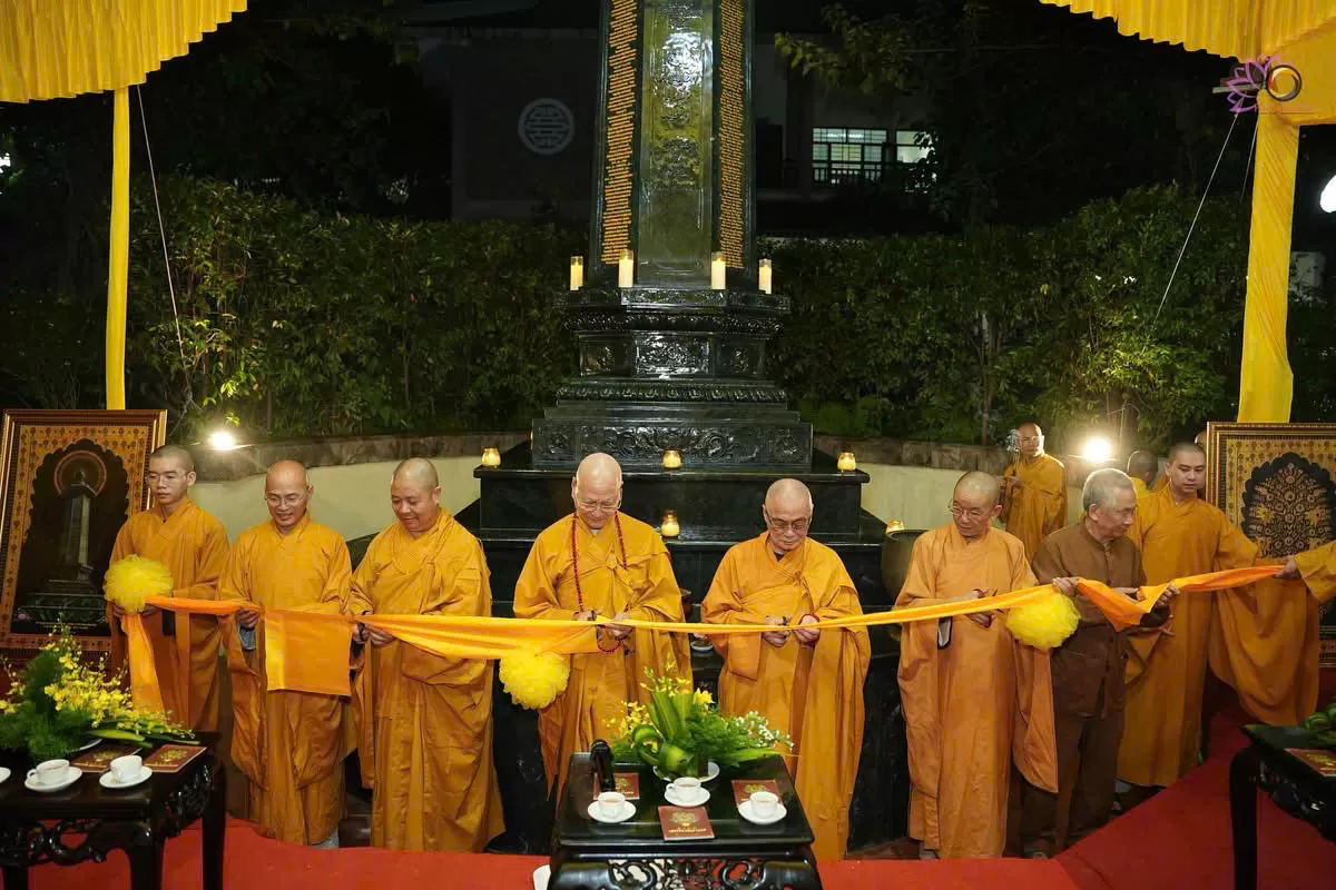 Khánh Thành Trụ Kinh Chuyển Pháp Luân Tại Học Viện Phật Giáo Việt Nam Tại Huế
