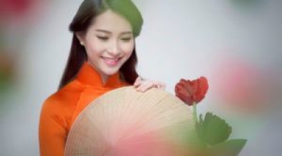 Năng lượng kỳ diệu của phụ nữ: Mềm mại như cánh hoa, ôn hòa như dòng nước