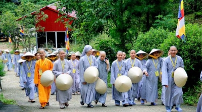 Chư Ni chỉ được hoàn tục một lần liệu có bình đẳng?