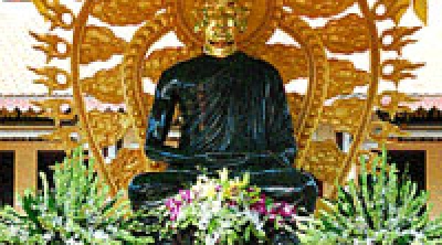 Tượng Phật ngọc nặng 7 tấn