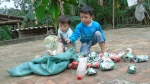 Nghệ An: Bật khóc khi nghe kể về cuộc đời của hai đứa trẻ bị cha mẹ bỏ rơi, nhặt phế liệu kiếm sống qua ngày
