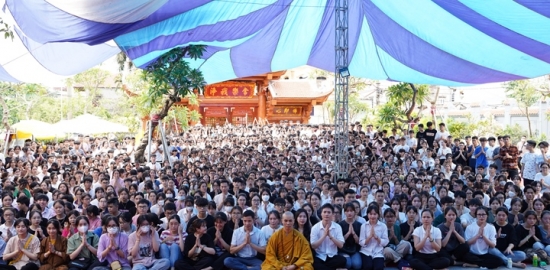 Lễ cầu nguyện và tư vấn mùa thi tại chùa Quan Âm – Hà Nội