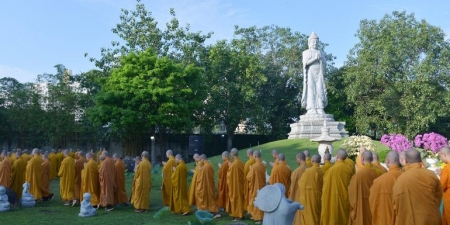 Hàng ngàn Tăng Ni, Phật tử dự lễ Khánh đản Đức Phật A Di Đà tại chùa Huê Nghiêm