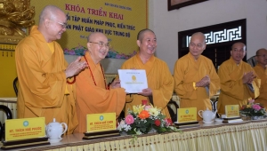 TT. Huế: Ban Văn hoá TƯ triển khai trao đổi tập huấn Pháp phục, kiến trúc, Di sản Phật giáo các tỉnh thành khu vực Trung bộ