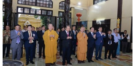 Phó Thủ tướng Thường trực Trương Hoà Bình thăm Ban điều phối GHPGVN tại Lào