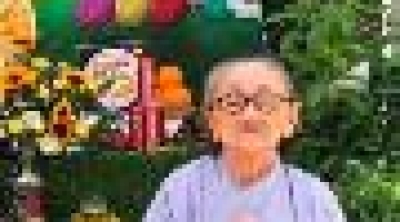 Cụ bà 104 tuổi ở Bình Định vẫn tinh tấn tu học