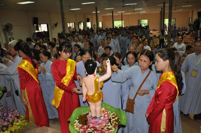 Bắc Ninh: Chùa Diên Quang tổ chức Đại Lễ Phật Đản PL.2560