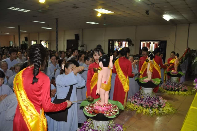 Bắc Ninh: Chùa Diên Quang tổ chức Đại Lễ Phật Đản PL.2560