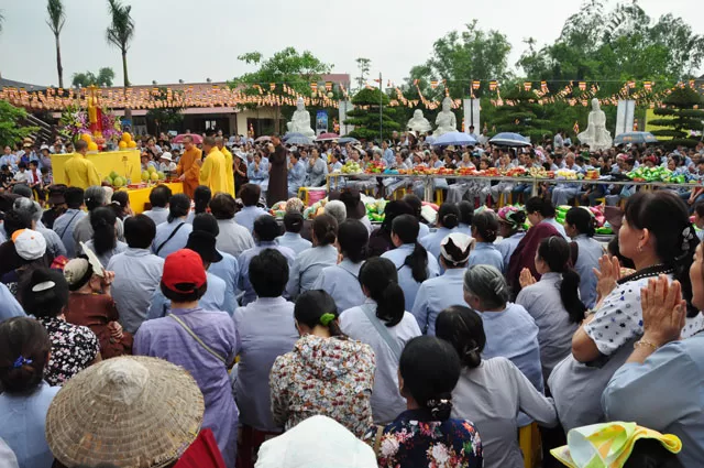 Bắc Ninh: Chùa Diên Quang tổ chức Đại Lễ Phật Đản PL.2560