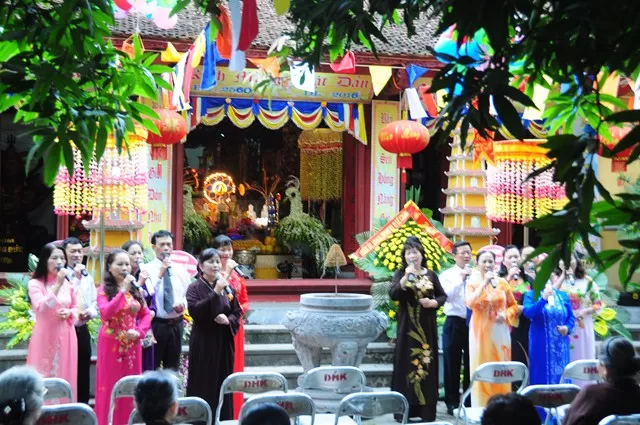 Văn nghệ chào mừng
