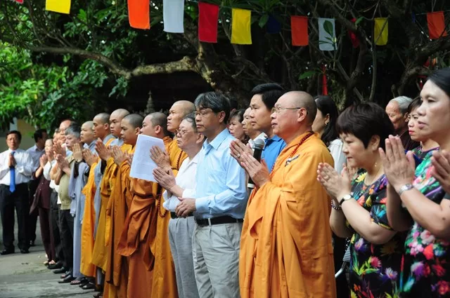 Hải Phòng: Chư tôn đức Tăng chùa Phổ Chiếu kính mừng Phật đản