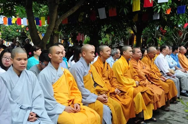 Hải Phòng: Chư tôn đức Tăng chùa Phổ Chiếu kính mừng Phật đản