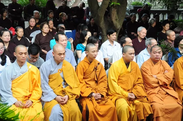 Hải Phòng: Chư tôn đức Tăng chùa Phổ Chiếu kính mừng Phật đản