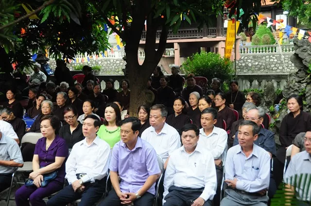 Hải Phòng: Chư tôn đức Tăng chùa Phổ Chiếu kính mừng Phật đản