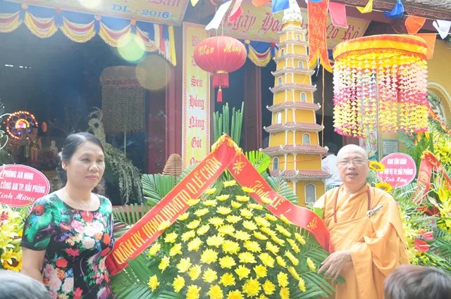 Hải Phòng: Chư tôn đức Tăng chùa Phổ Chiếu kính mừng Phật đản