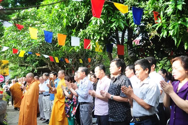 Hải Phòng: Chư tôn đức Tăng chùa Phổ Chiếu kính mừng Phật đản