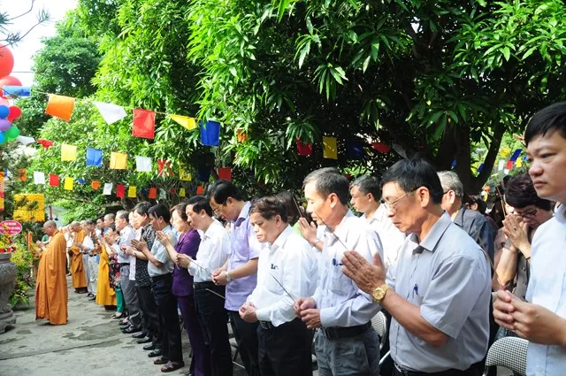 Hải Phòng: Chư tôn đức Tăng chùa Phổ Chiếu kính mừng Phật đản