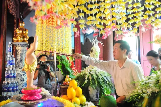 Hải Phòng: Chư tôn đức Tăng chùa Phổ Chiếu kính mừng Phật đản