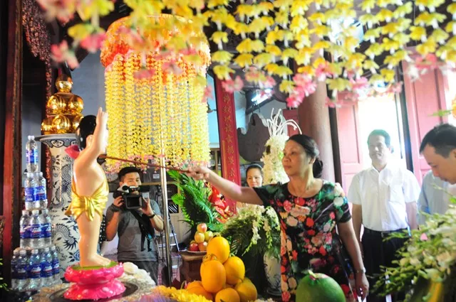 Hải Phòng: Chư tôn đức Tăng chùa Phổ Chiếu kính mừng Phật đản