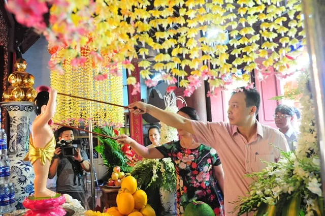 Hải Phòng: Chư tôn đức Tăng chùa Phổ Chiếu kính mừng Phật đản