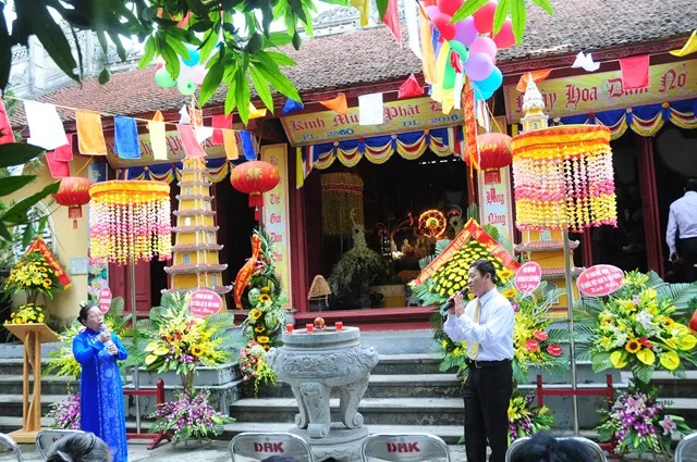 Hải Phòng: Chư tôn đức Tăng chùa Phổ Chiếu kính mừng Phật đản