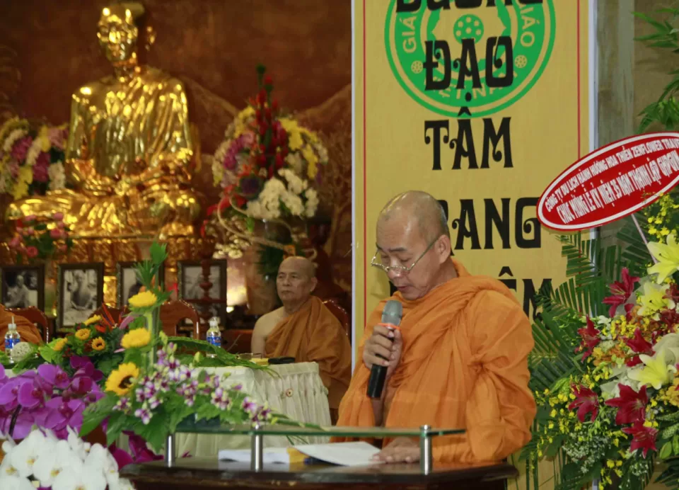 TT. Giác Hy đọc báo cáo của Giáo đoàn I