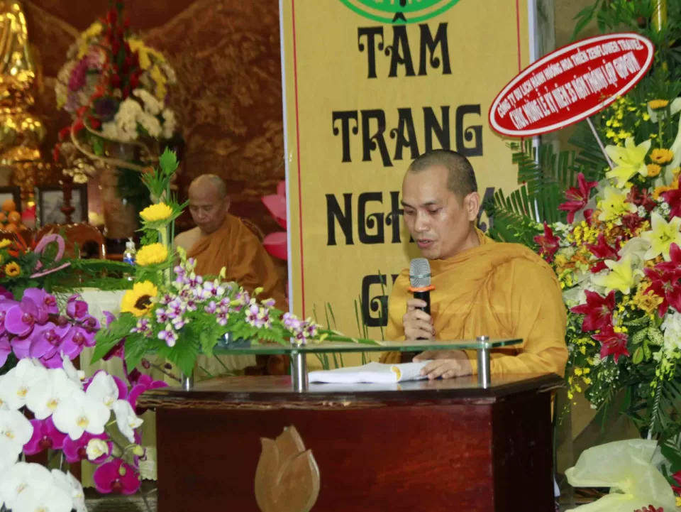 ĐĐ. Giác Nhường đọc báo cáo của Giáo đoàn III