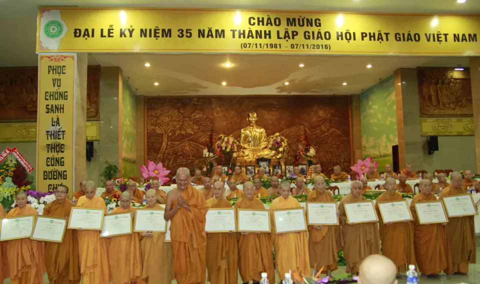 Hệ phái Khất sĩ họp mặt chào mừng 35 năm GHPGVN