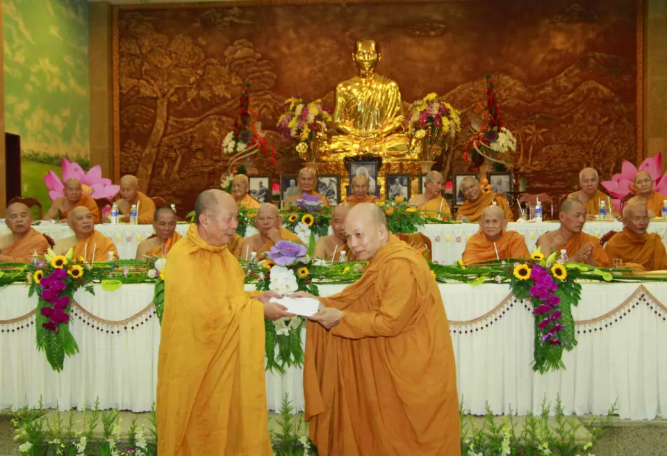 Hệ phái Khất sĩ họp mặt chào mừng 35 năm GHPGVN