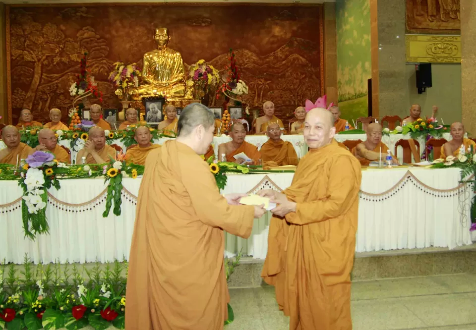 Hệ phái Khất sĩ họp mặt chào mừng 35 năm GHPGVN