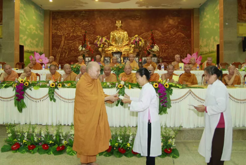 Hệ phái Khất sĩ họp mặt chào mừng 35 năm GHPGVN