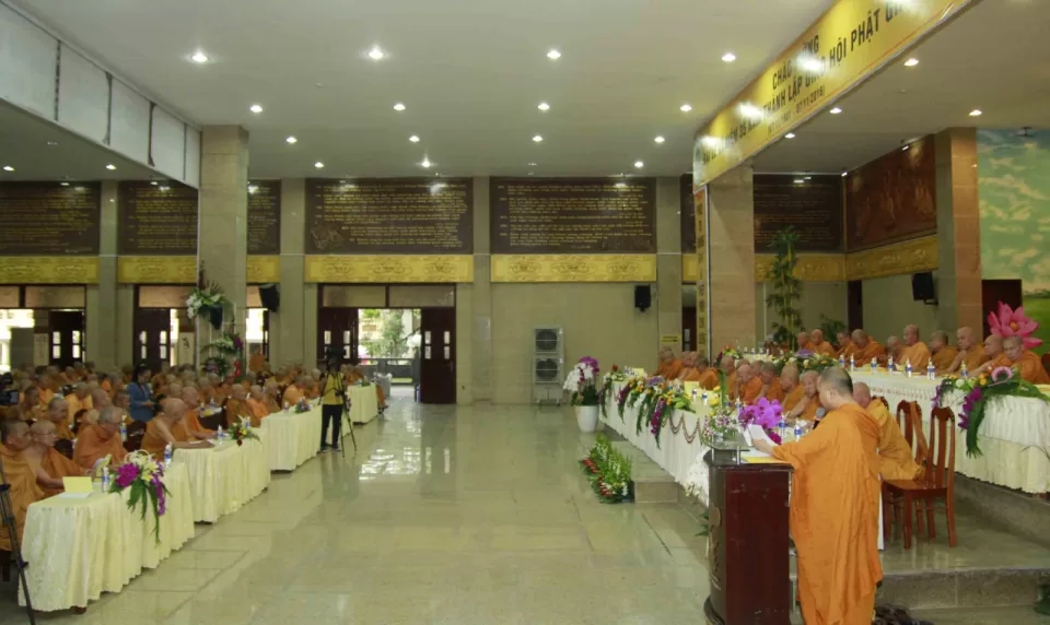 Đại đức Giác Hoàng giới thiệu chương trình buổi lễ