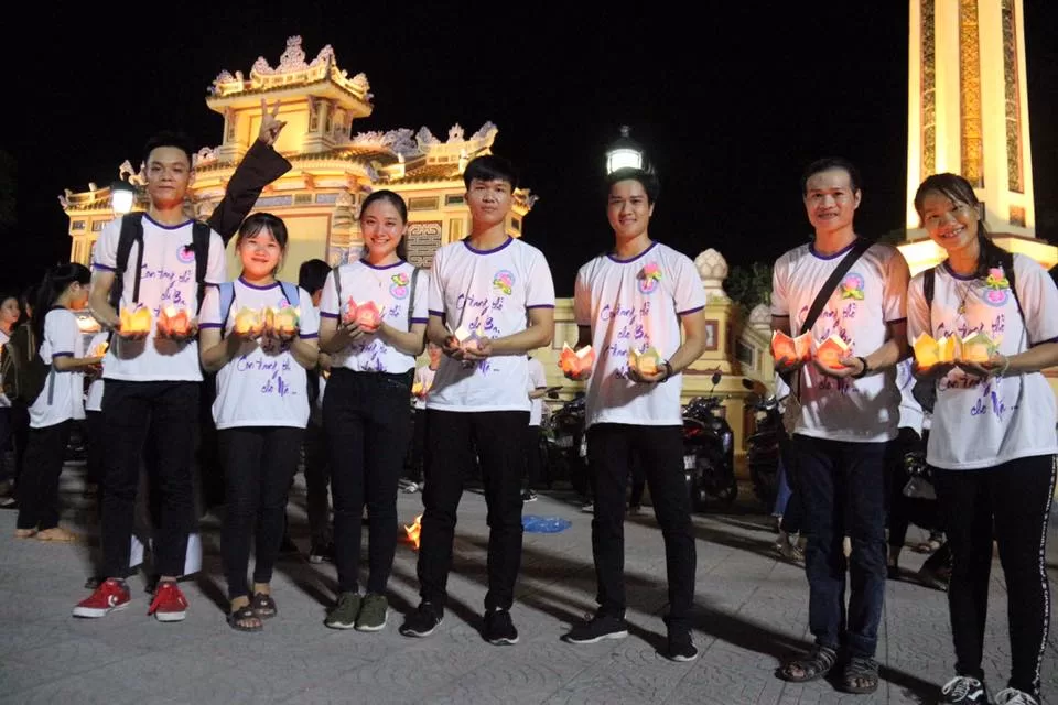 Hoa hồng xuống phố - Mùa Vu lan
