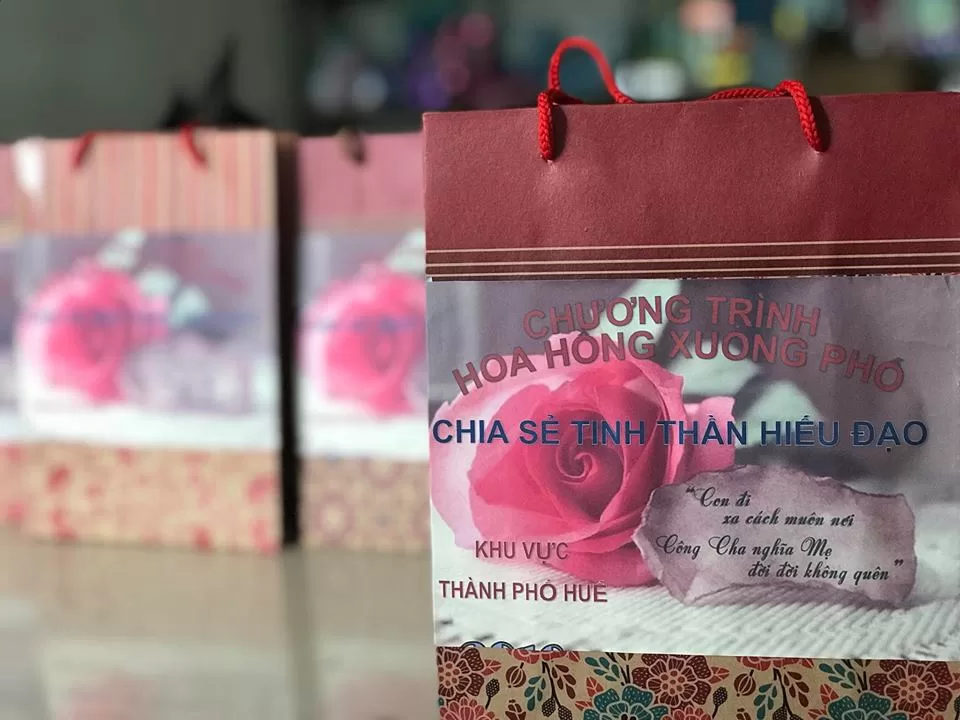Hoa hồng xuống phố - Mùa Vu lan