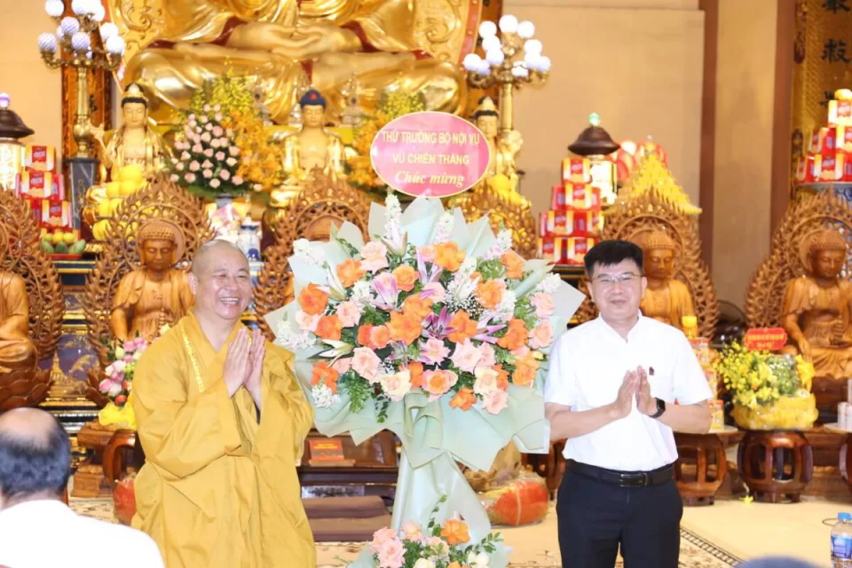 Lễ kỷ niệm ngày Đức Phật thuyết giảng bài pháp đầu tiên: Kinh Chuyển Pháp luân