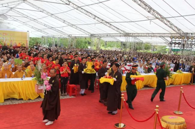 Ninh Bình: Khai mạc Đại lễ cầu siêu và tế lễ Tổ tiên tại chùa Bái Đính