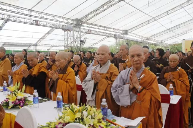 Ninh Bình: Khai mạc Đại lễ cầu siêu và tế lễ Tổ tiên tại chùa Bái Đính