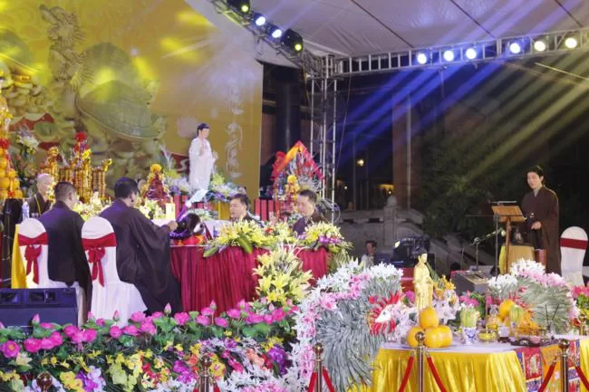 Ninh Bình: Khai mạc Đại lễ cầu siêu và tế lễ Tổ tiên tại chùa Bái Đính