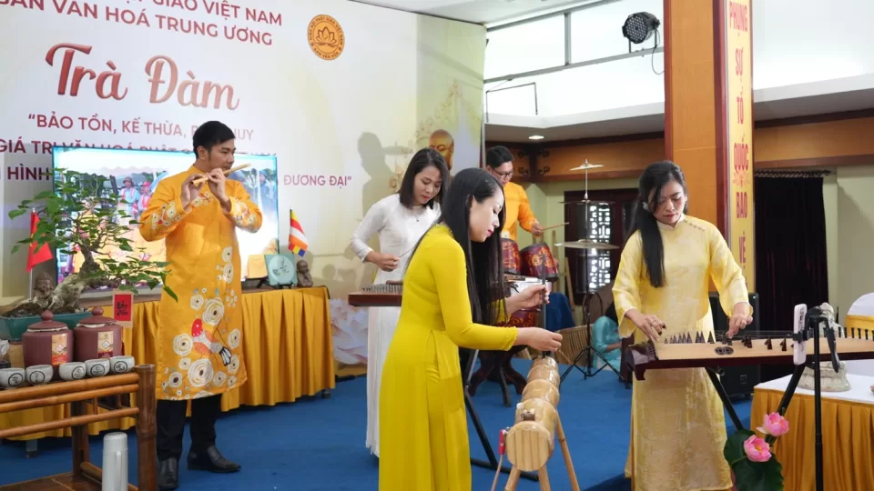 Trà đàm “Phật giáo và bản sắc văn hóa Phật giáo Việt Nam” – Định hướng sáng tác nghệ thuật Phật giáo “Sáng đạo trong đời”