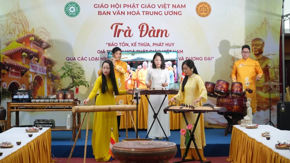 Trà đàm “Phật giáo và bản sắc văn hóa Phật giáo Việt Nam” – Định hướng sáng tác nghệ thuật Phật giáo “Sáng đạo trong đời”