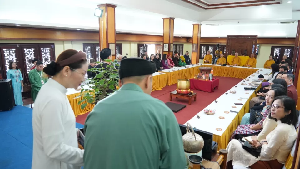 Trà đàm “Phật giáo và bản sắc văn hóa Phật giáo Việt Nam” – Định hướng sáng tác nghệ thuật Phật giáo “Sáng đạo trong đời”
