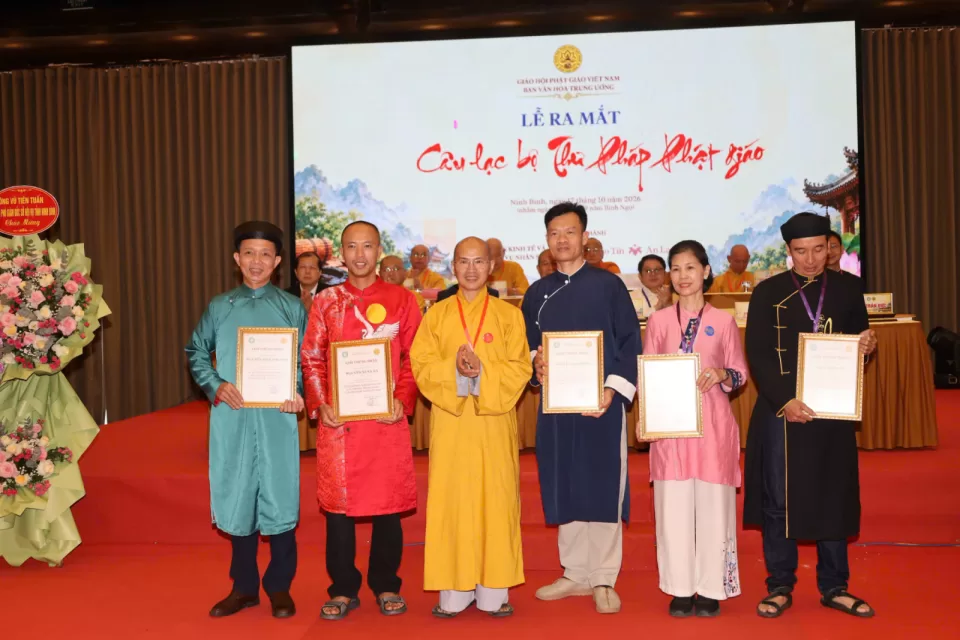 Ban Văn hoá Trung ương GHPGVN Trao bằng tuyên dương và ra mắt câu lạc bộ Thư pháp
