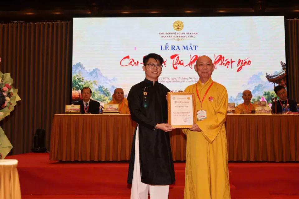 Ban Văn hoá Trung ương GHPGVN Trao bằng tuyên dương và ra mắt câu lạc bộ Thư pháp
