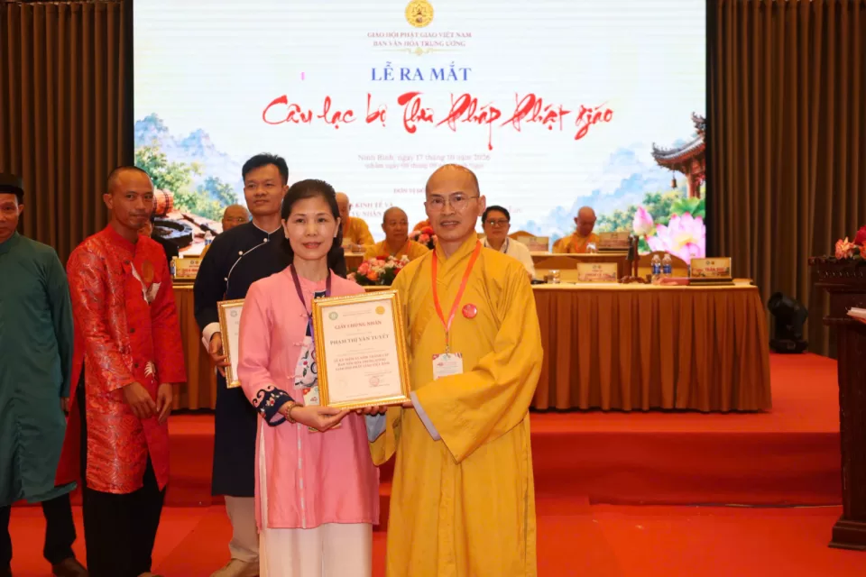 Ban Văn hoá Trung ương GHPGVN Trao bằng tuyên dương và ra mắt câu lạc bộ Thư pháp